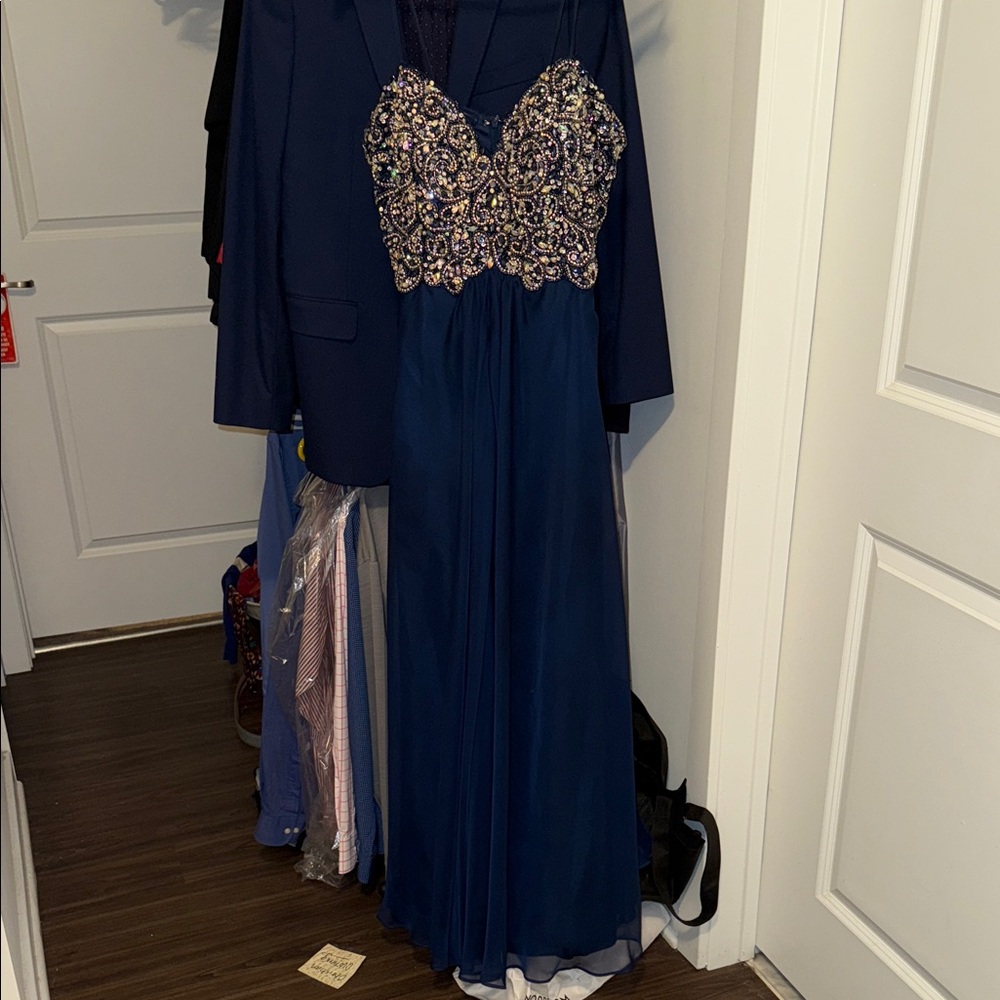 Elegant Blue Prom dress with Embellished Bodice